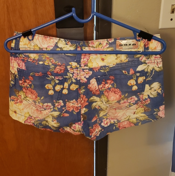 Saza Jeans Floral Print Shorts Size 7 - Picture 2 of 4